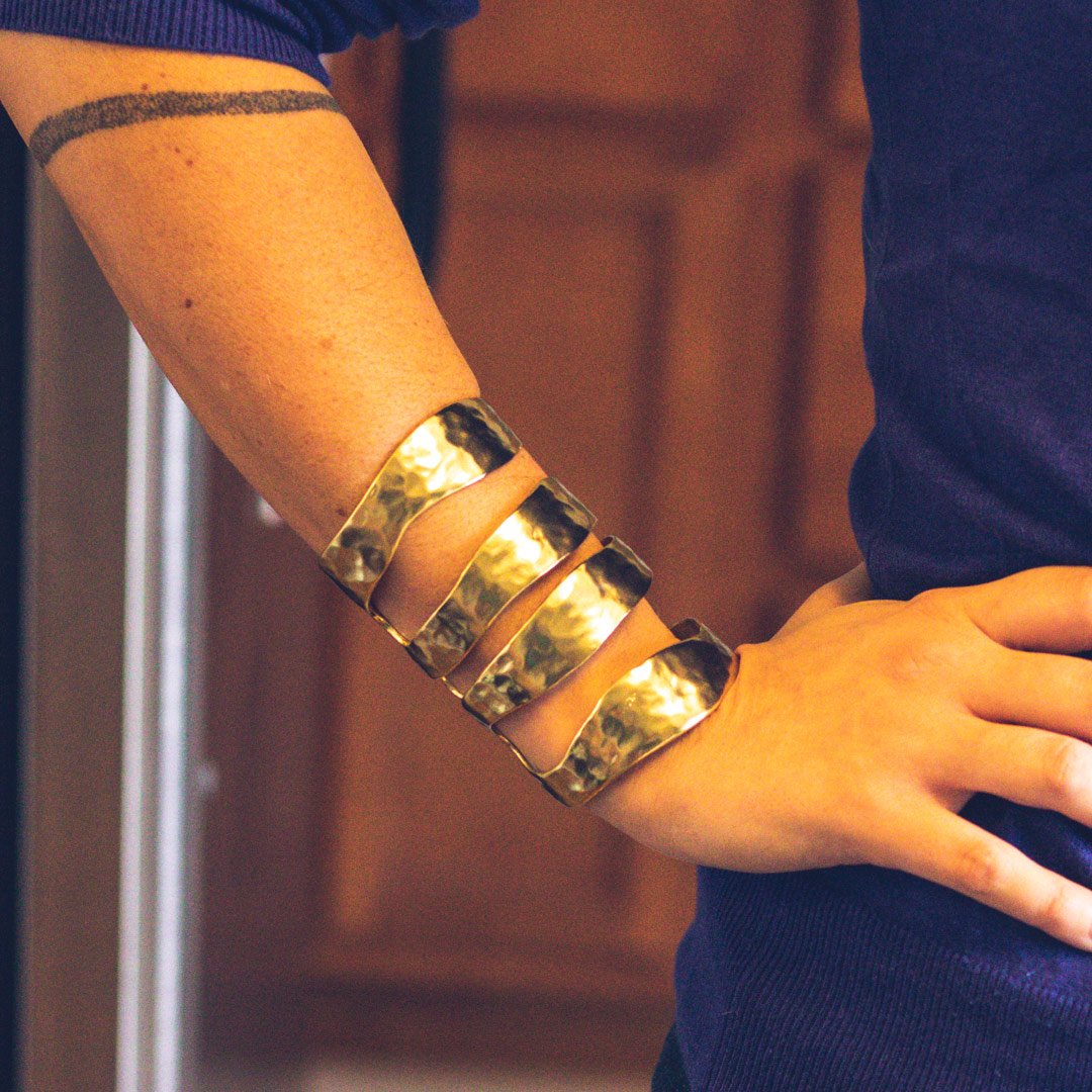 Four row cuff